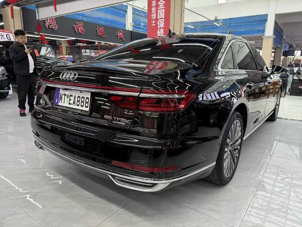 Audi A8 — фото 9