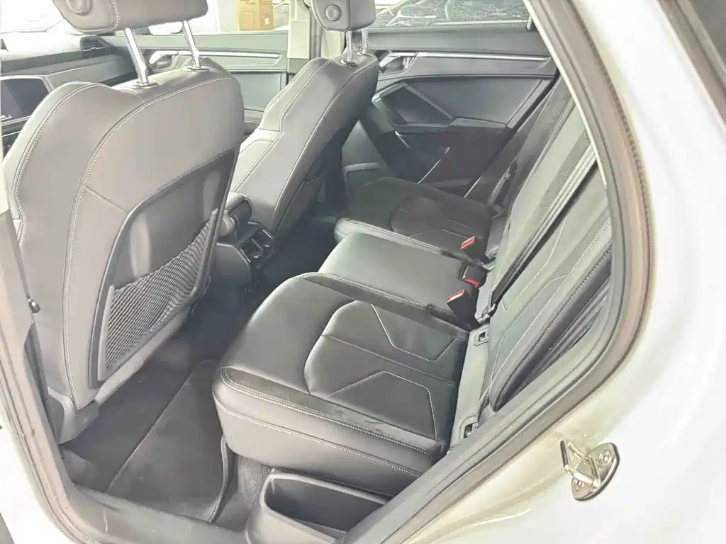 Audi Q3 Sportback — фото 3
