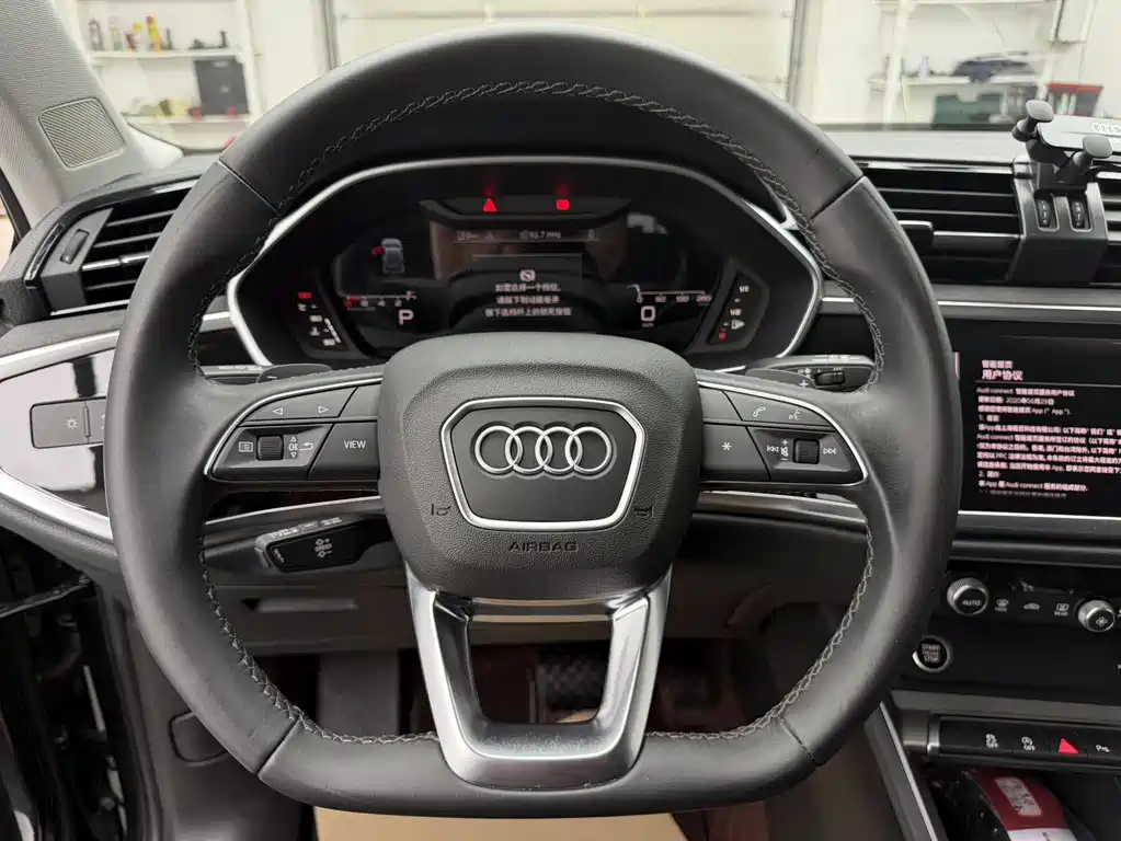 Audi Q3 — фото 10