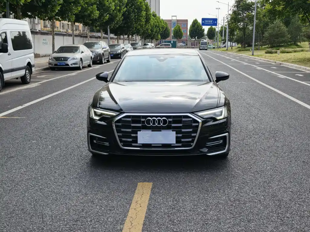 Audi A6L — фото 2