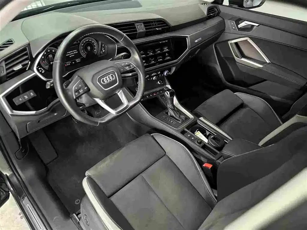 Audi Q3 — фото 10