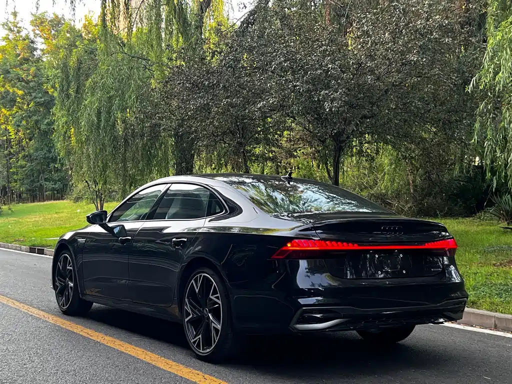 Audi A7L — фото 14