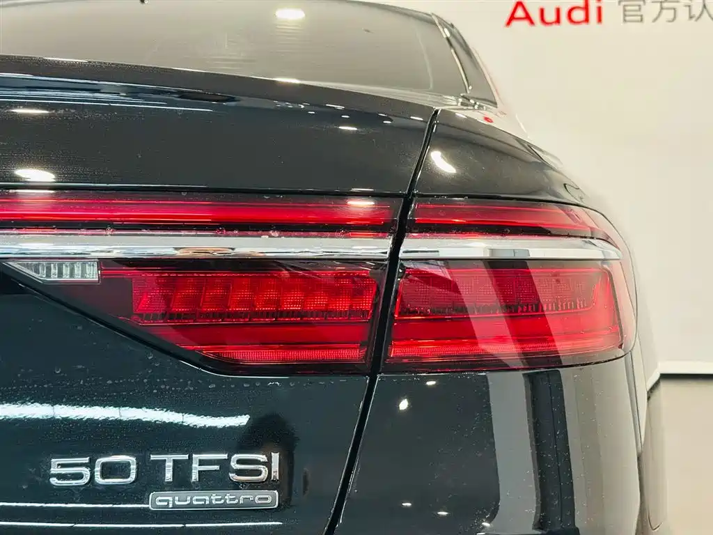 Audi A8 — фото 14