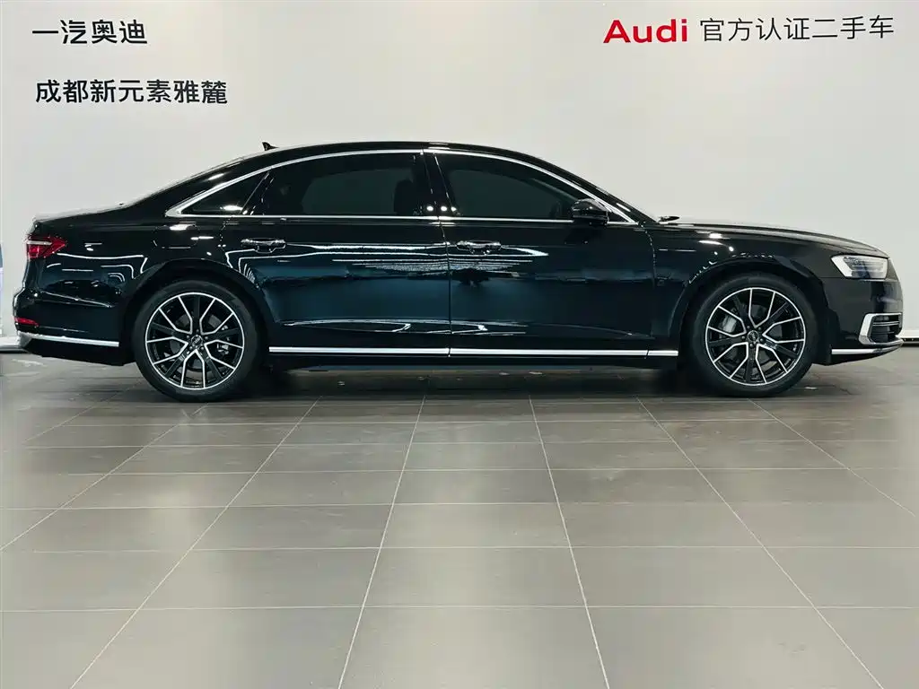 Audi A8 — фото 3