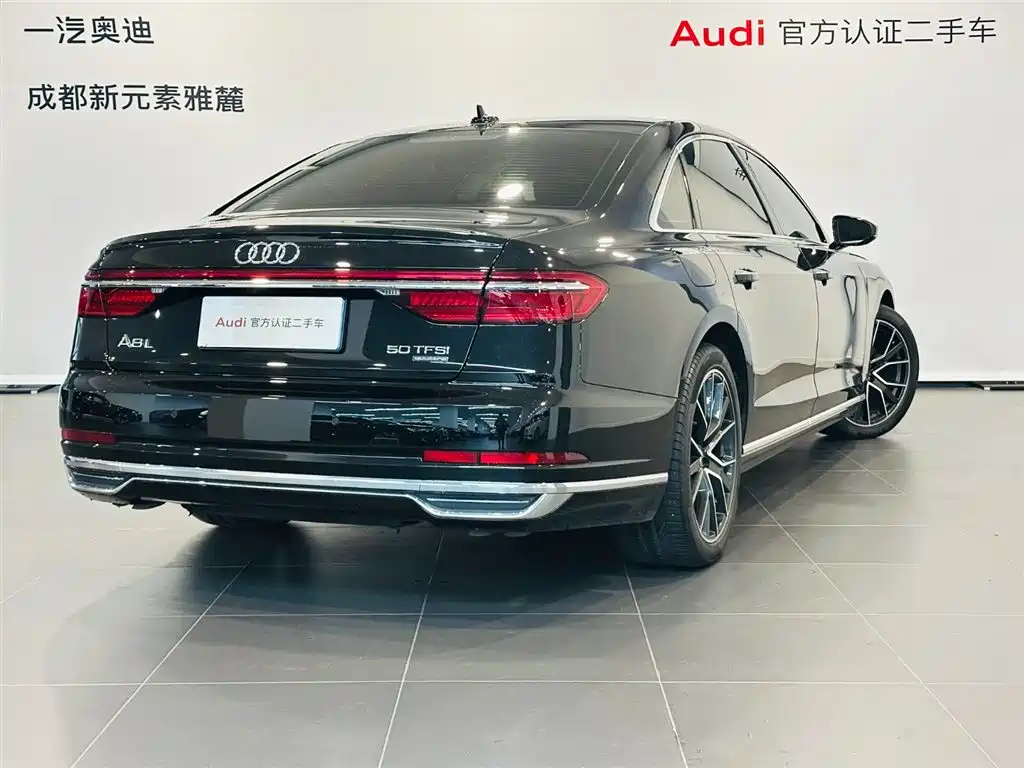 Audi A8 — фото 4