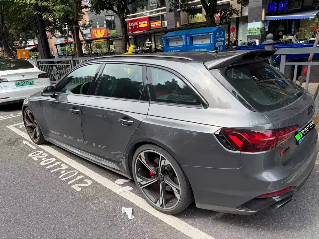 Audi RS 4 — фото 4