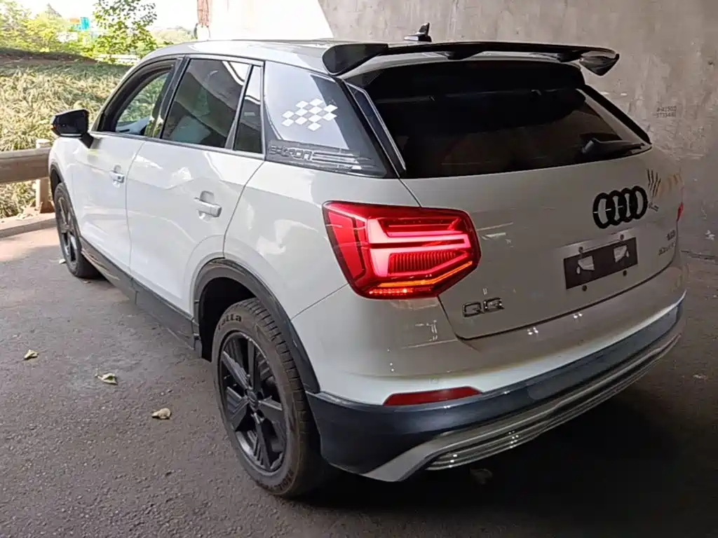 Audi Q2L e-tron — фото 5
