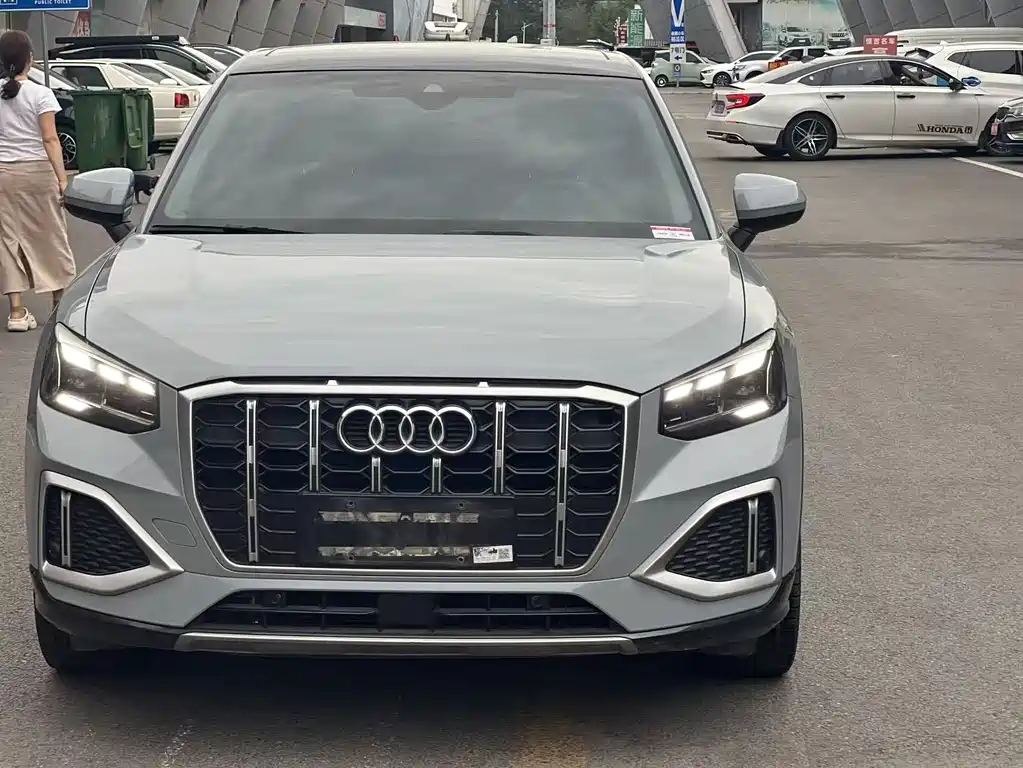 Audi Q2L — фото 2