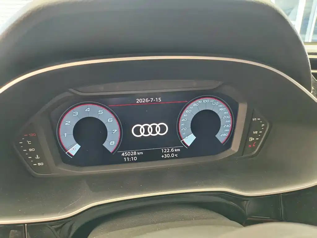 Audi Q3 — фото 8