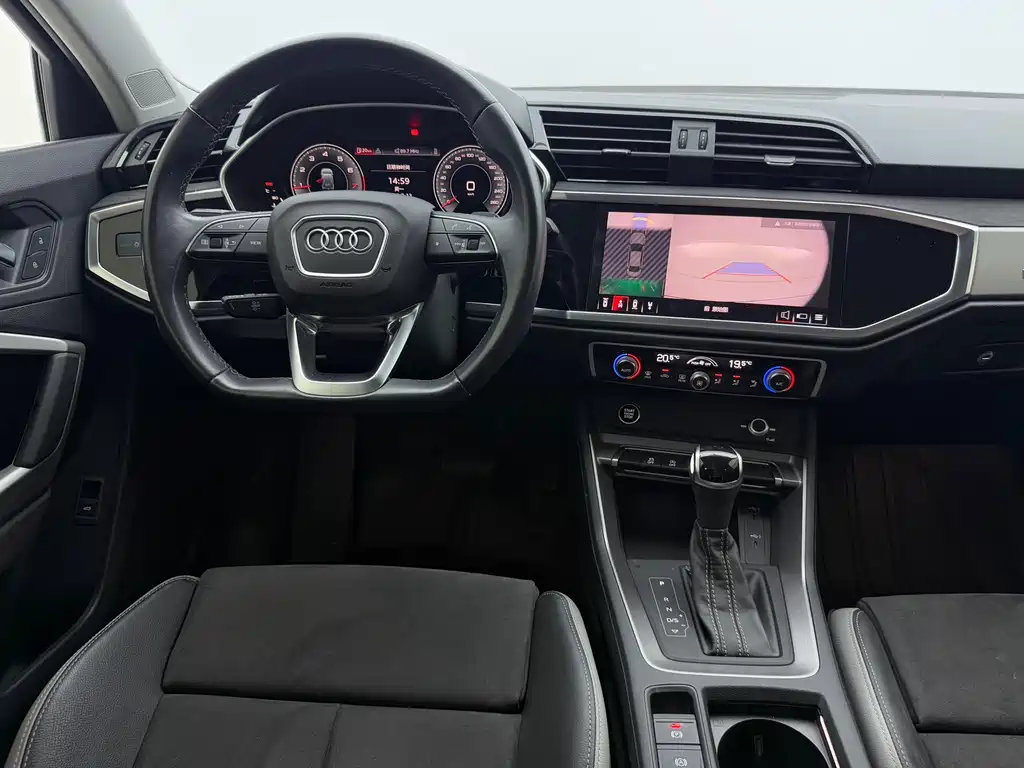Audi Q3 — фото 10