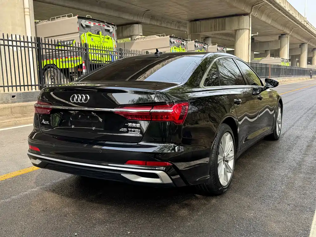 Audi A6L — фото 5