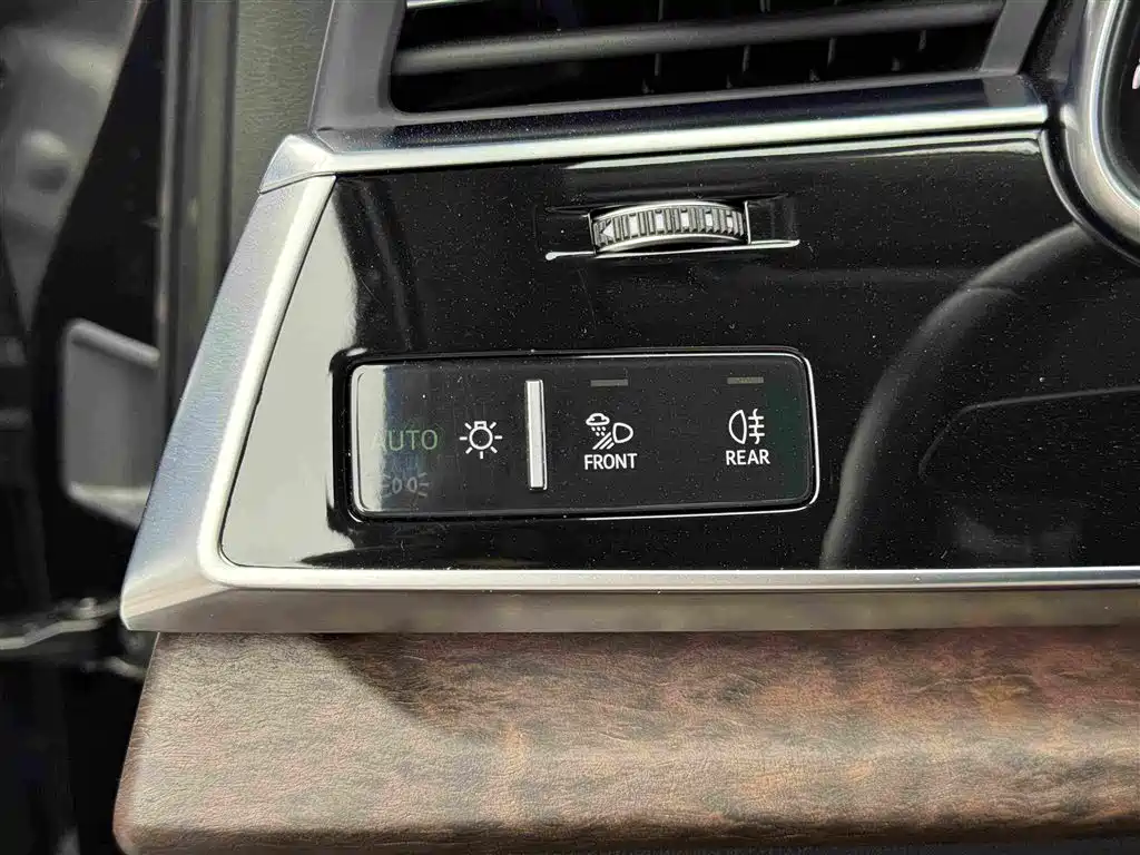 Audi Q7 — фото 18