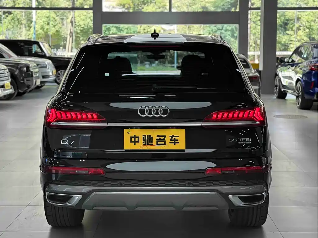 Audi Q7 — фото 6