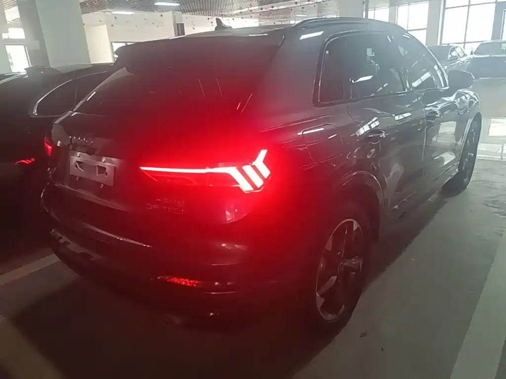 Audi Q3 — фото 7