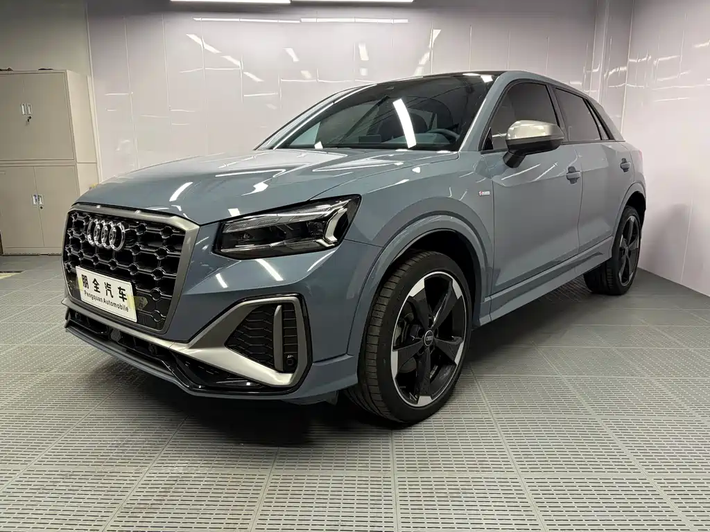 Audi Q2L