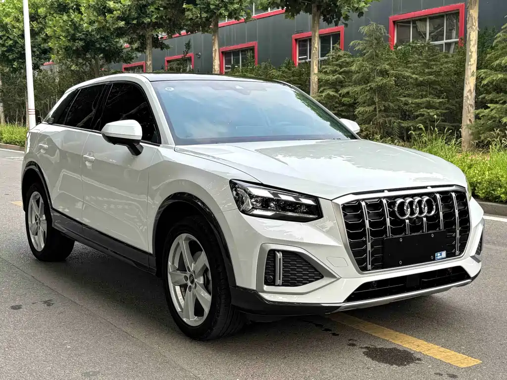 Audi Q2L — фото 3