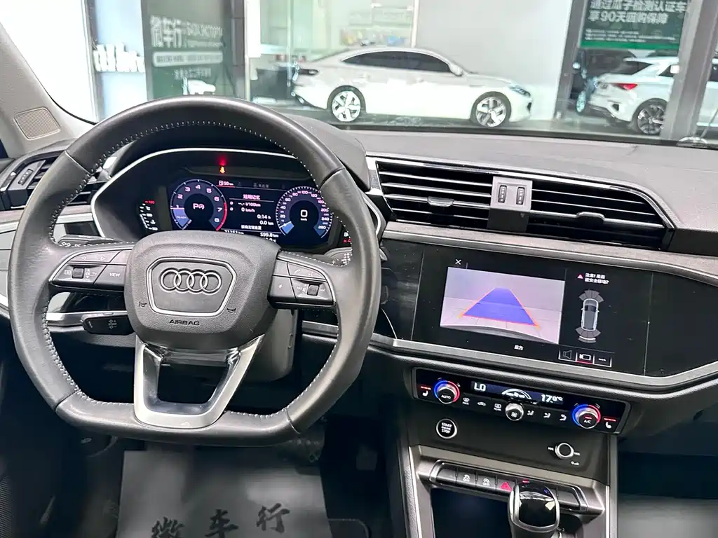 Audi Q3 — фото 17