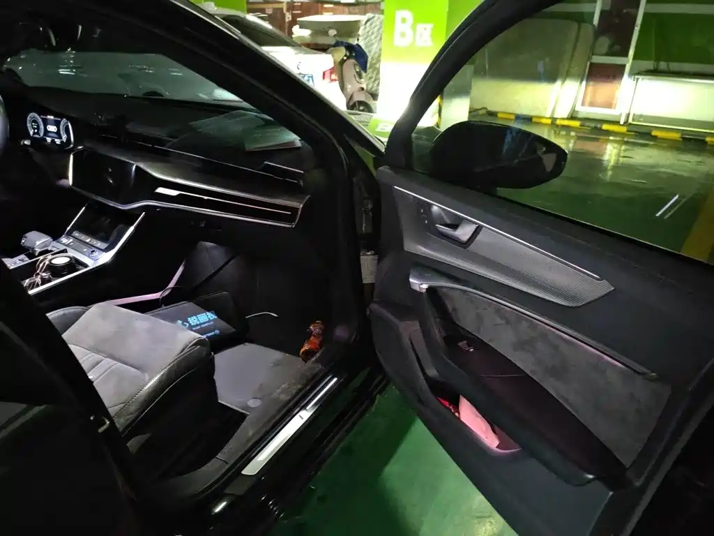 Audi A6L New Energy — фото 20