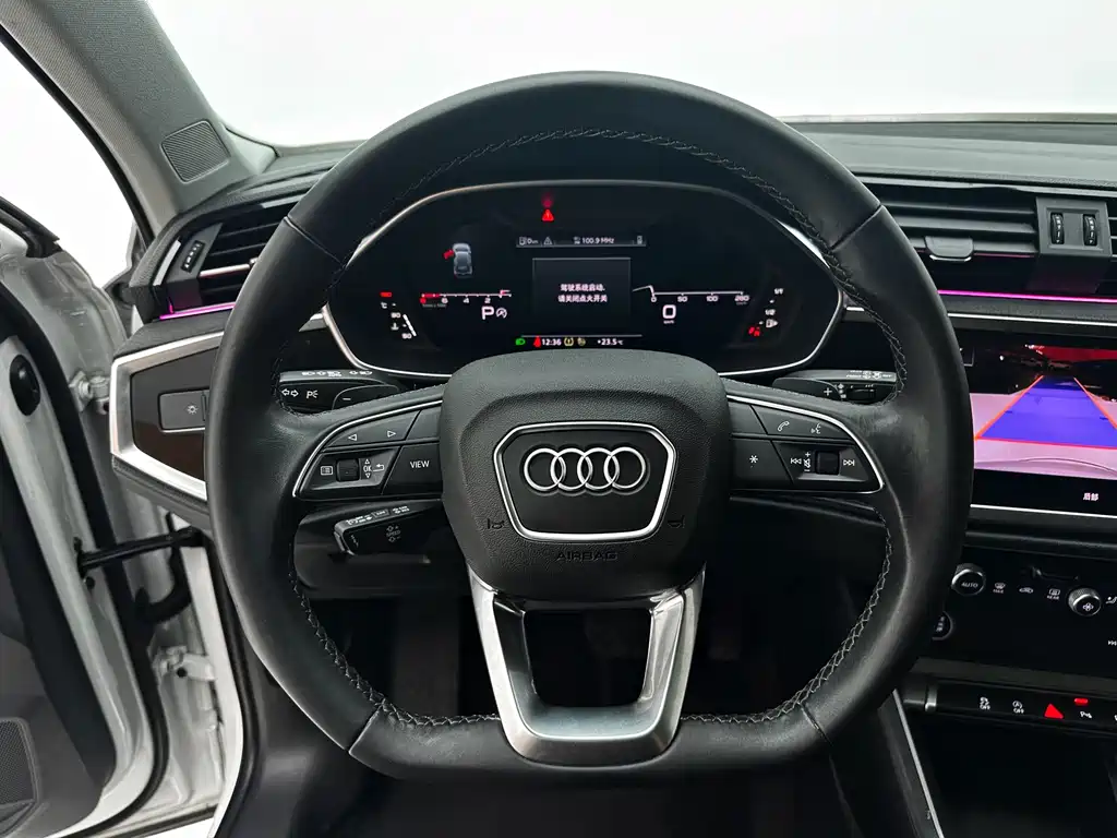 Audi Q3 — фото 15