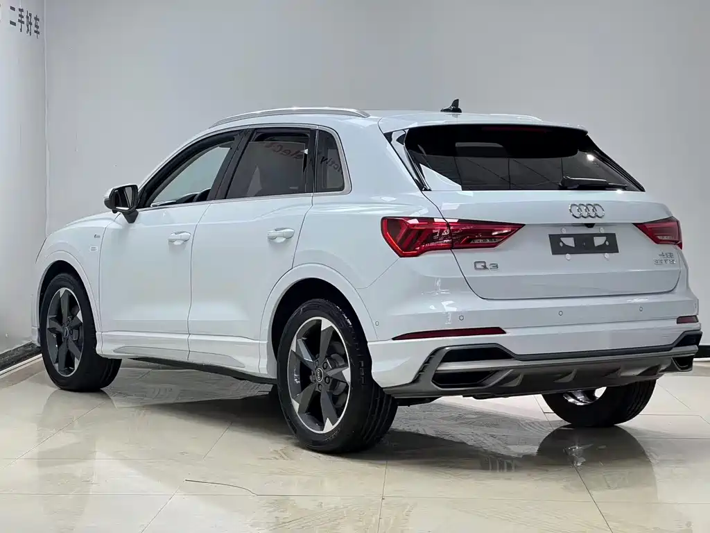 Audi Q3 — фото 6