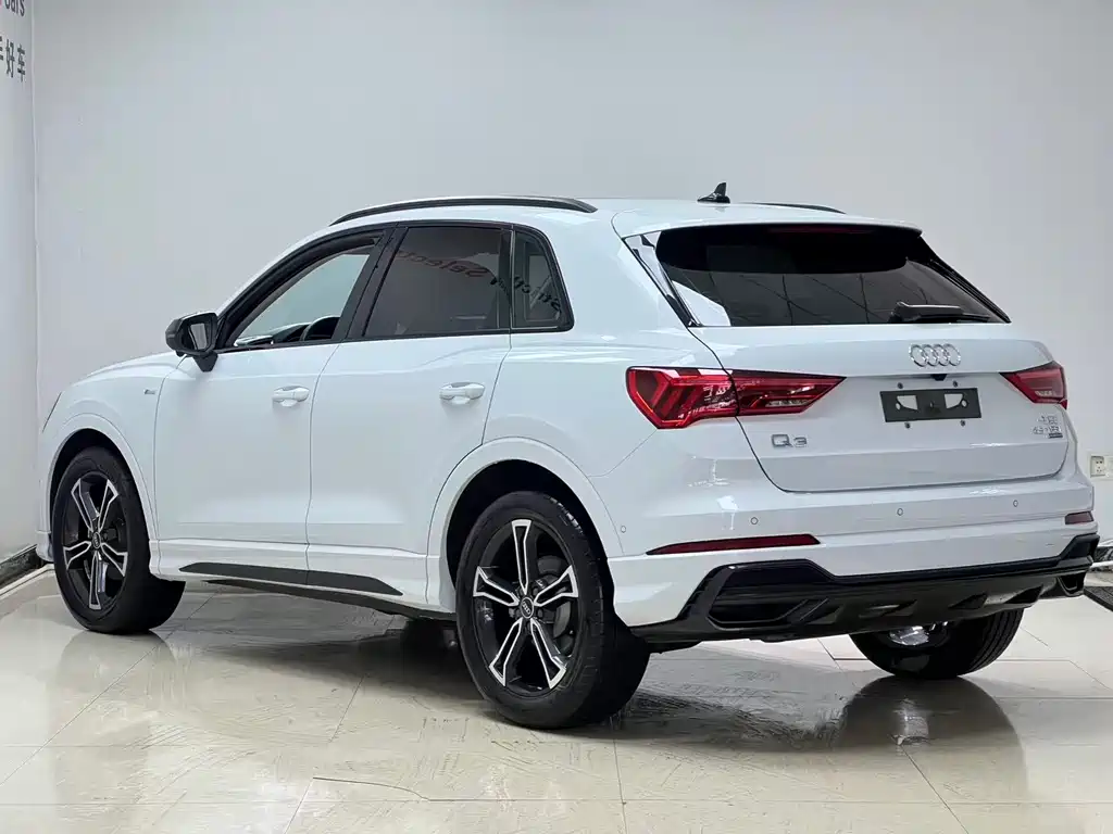 Audi Q3 — фото 6