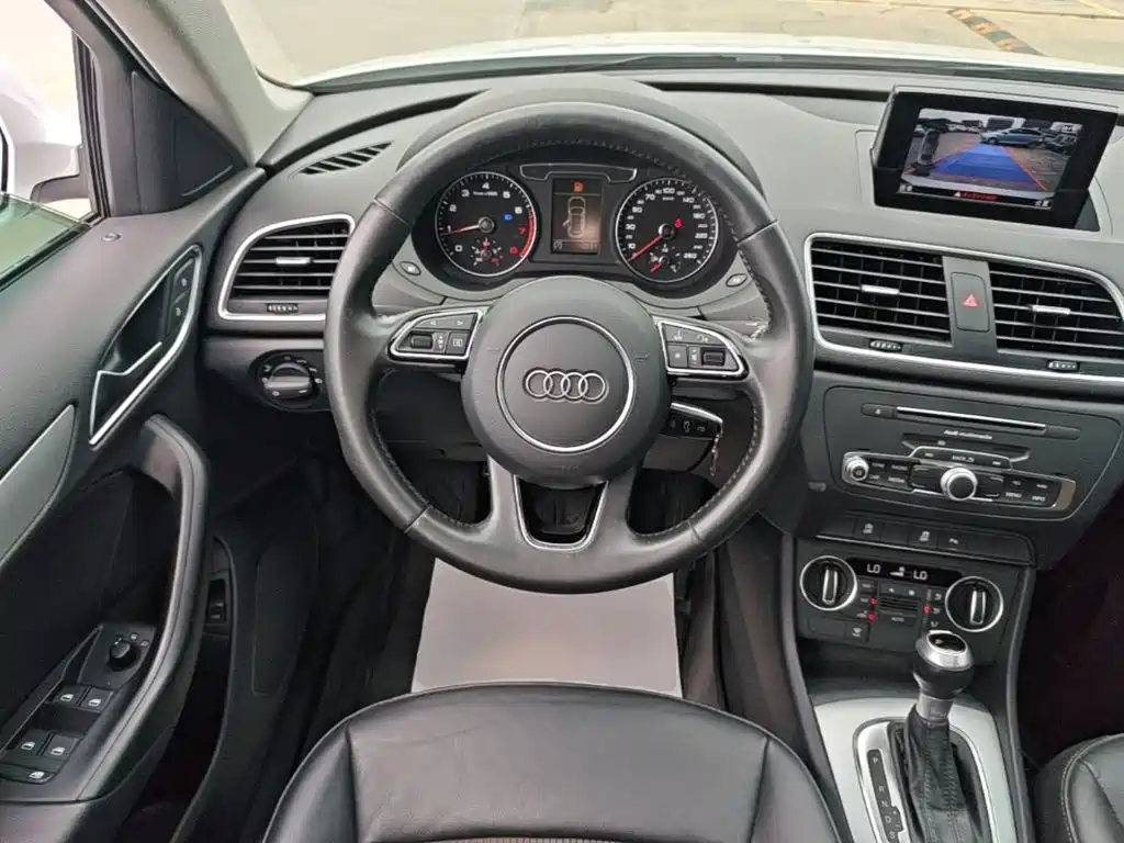 Audi Q3 — фото 11