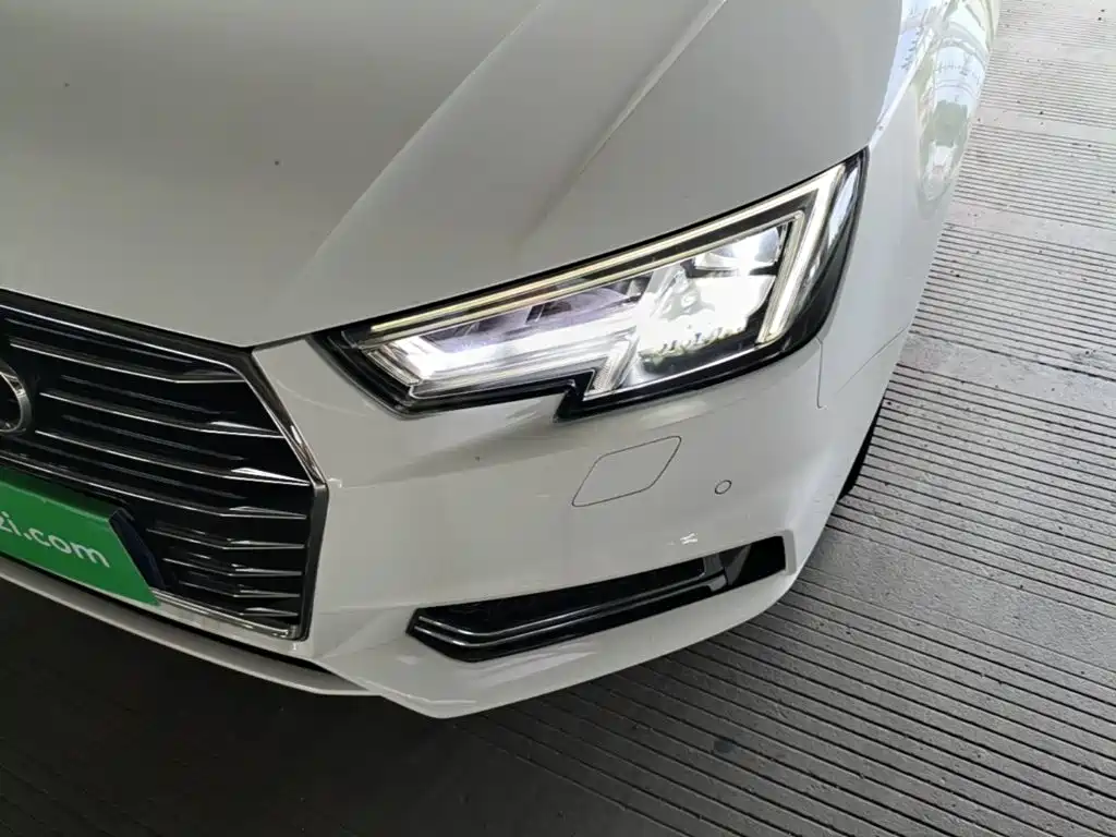 Audi A4L — фото 24