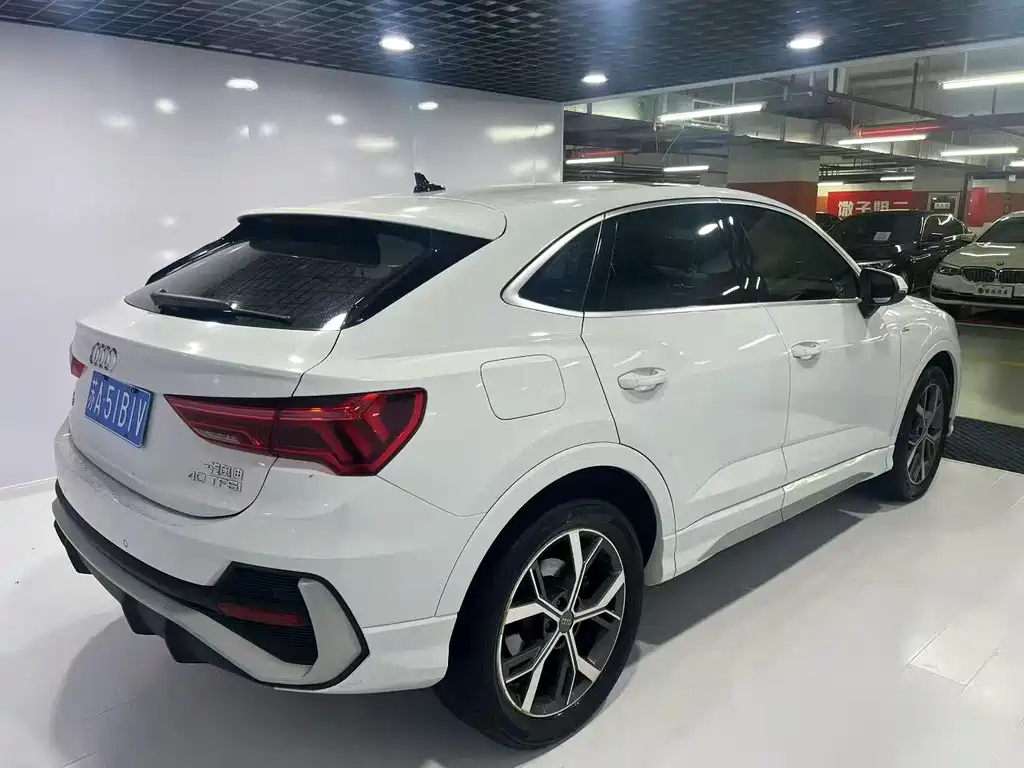 Audi Q3 Sportback — фото 8