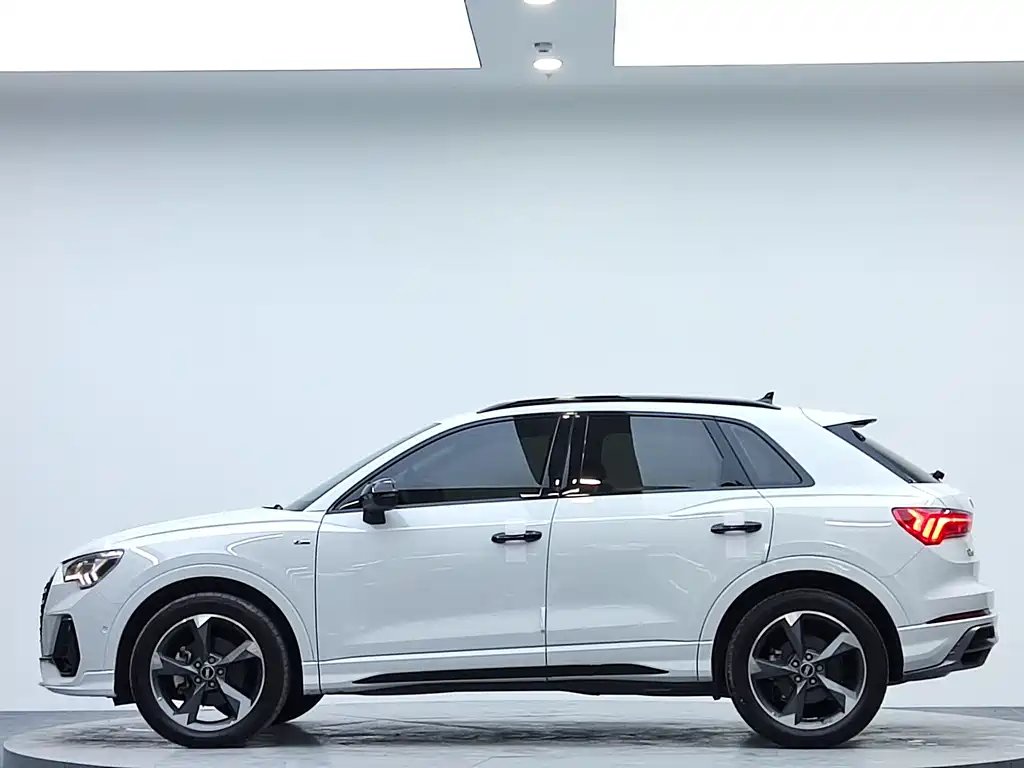 Audi Q3 — фото 4