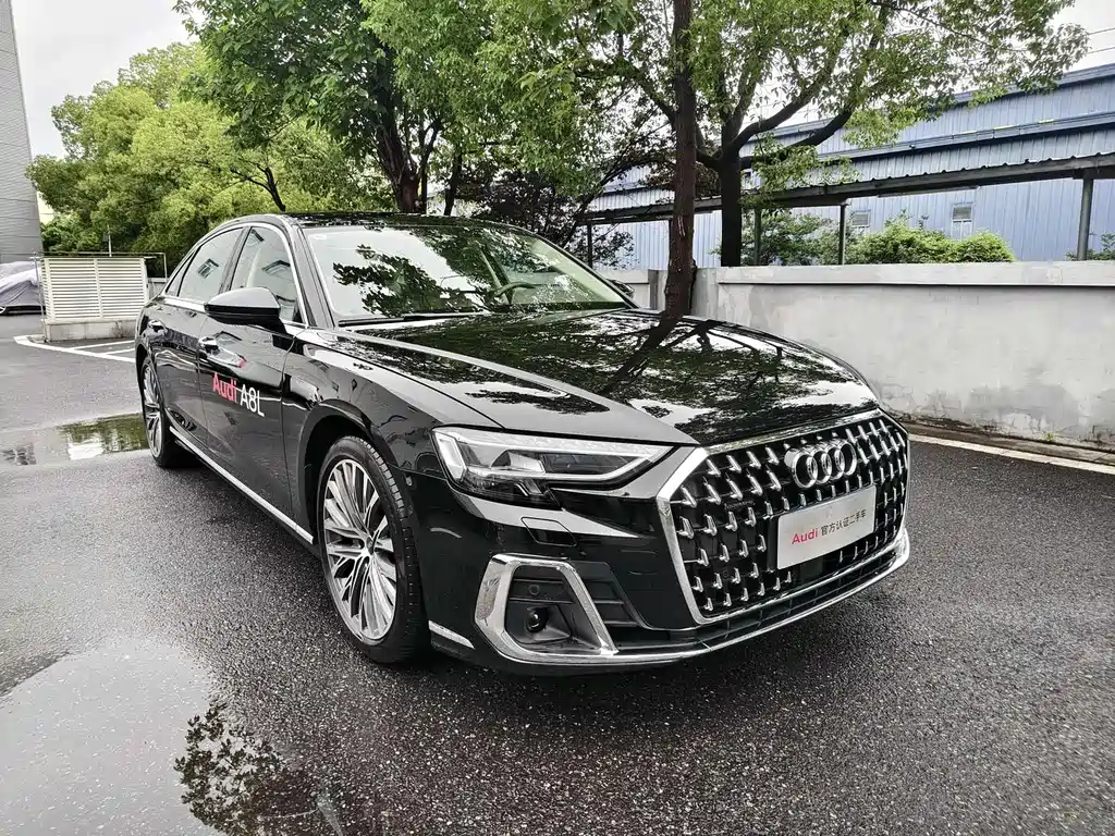 Audi A8 — фото 3