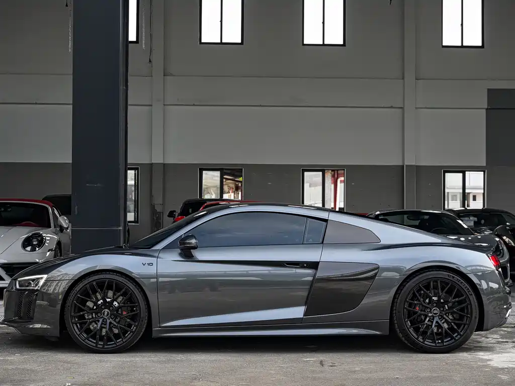 Audi R8 — фото 2