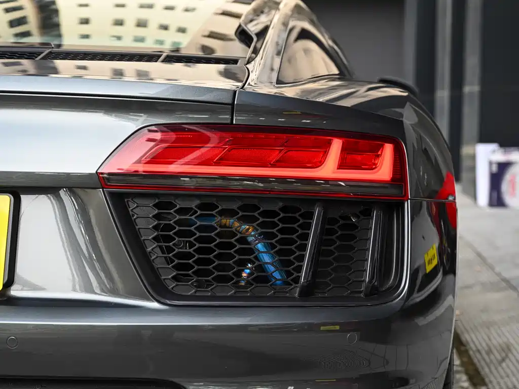 Audi R8 — фото 17