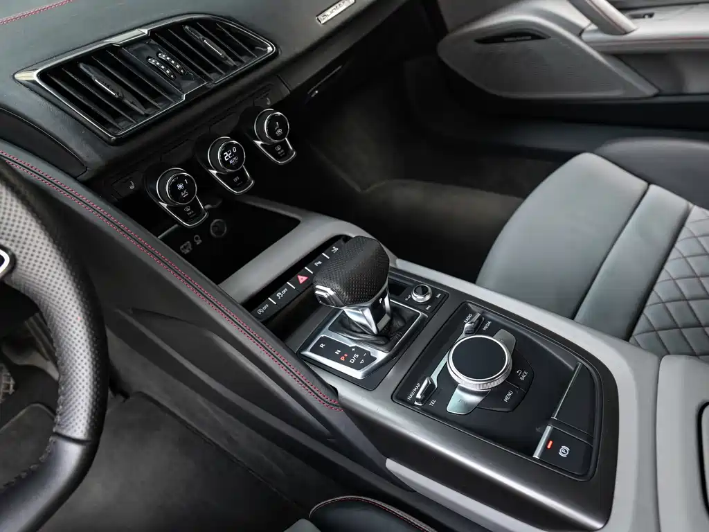 Audi R8 — фото 8