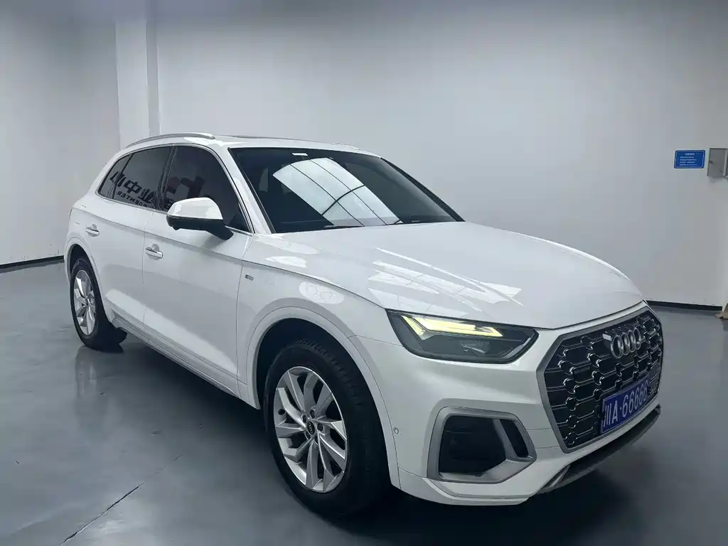 Audi Q5L — фото 3