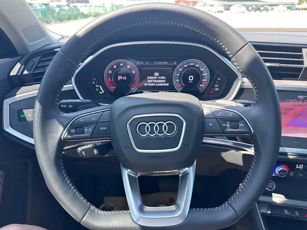 Audi Q3 — фото 9
