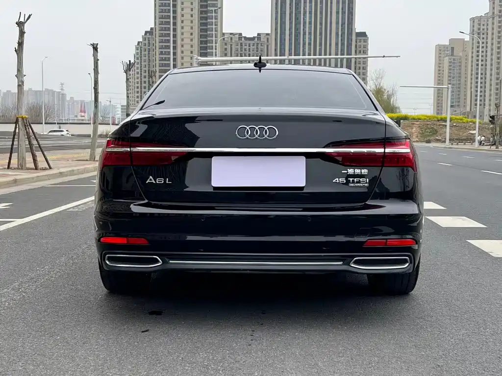 Audi A6L — фото 5