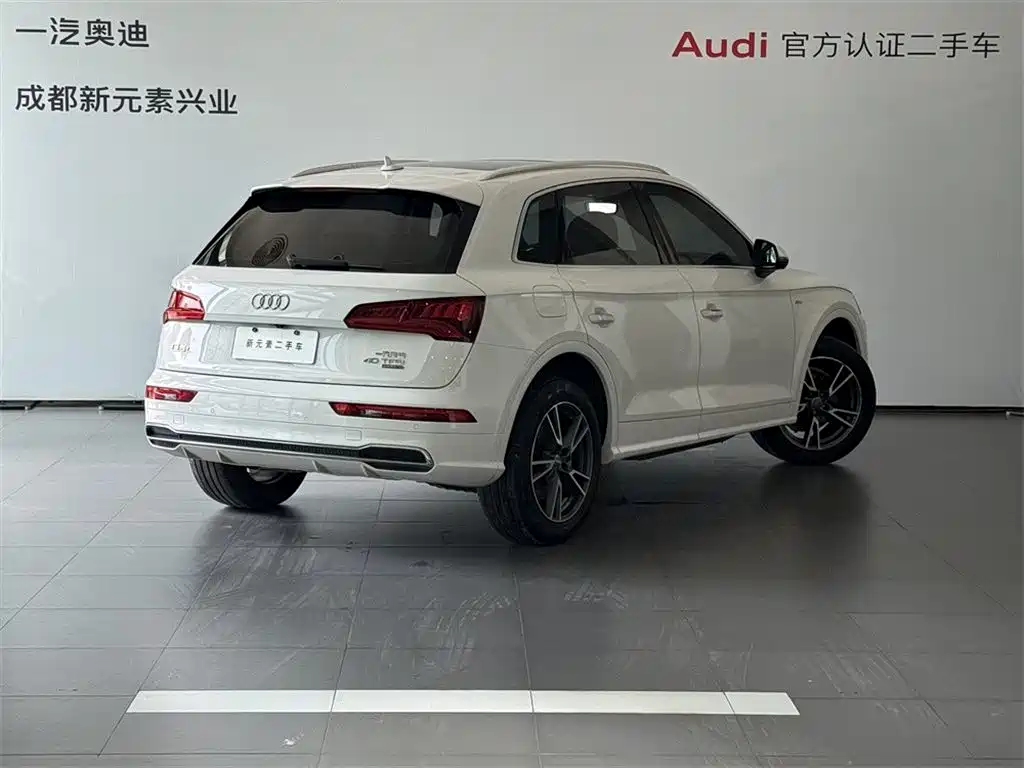 Audi Q5L — фото 4