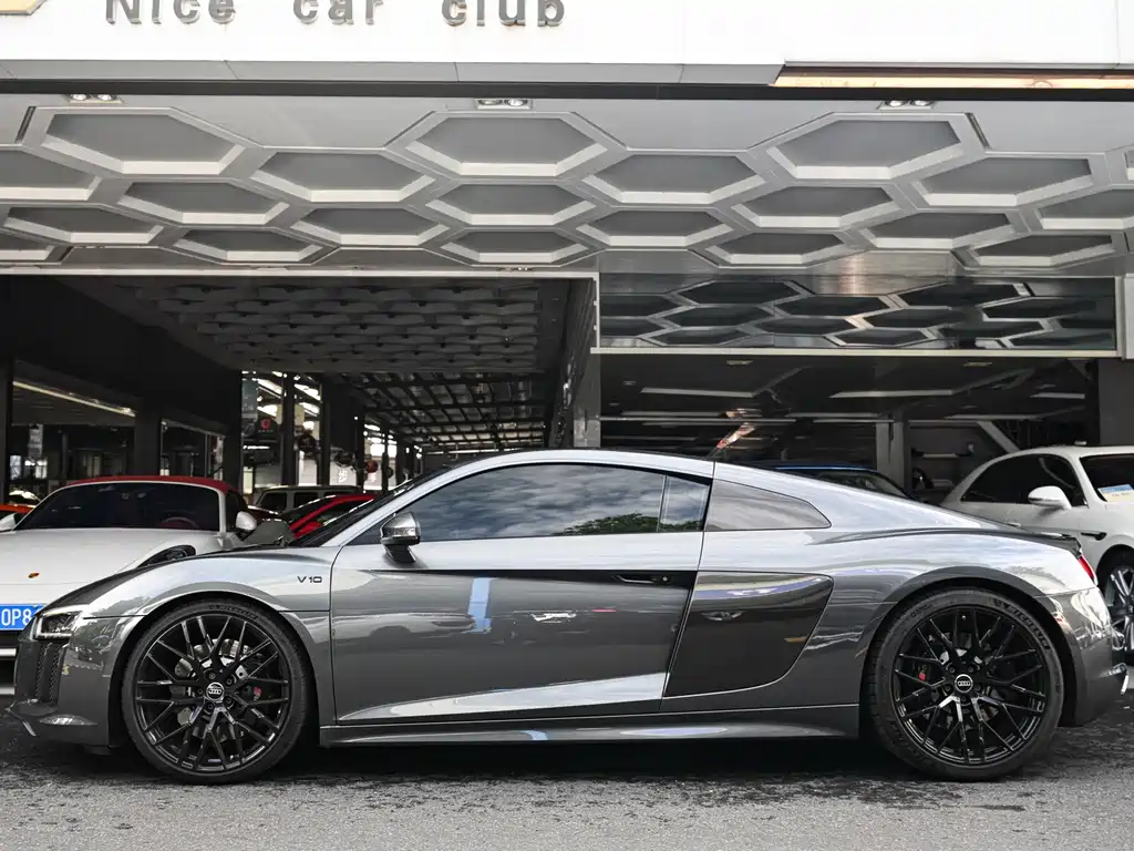 Audi R8 — фото 2
