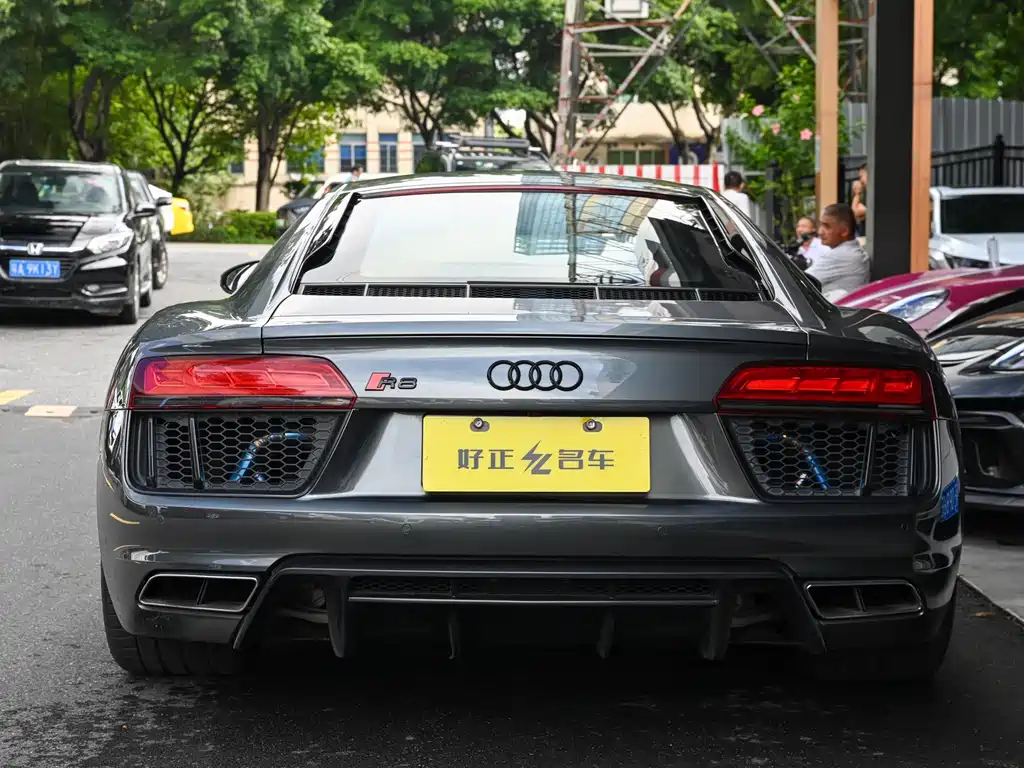 Audi R8 — фото 5