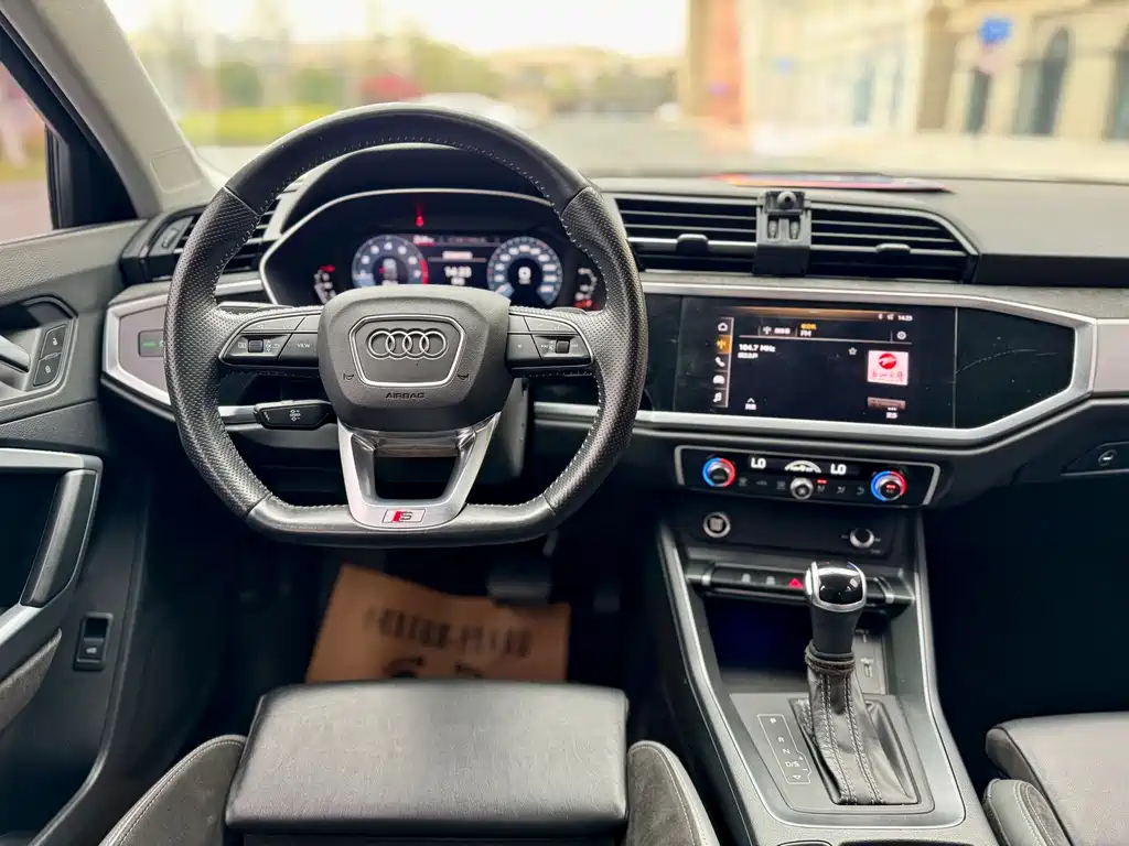 Audi Q3 Sportback — фото 6