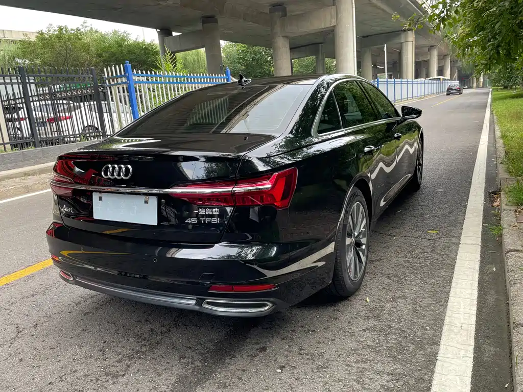 Audi A6L — фото 14