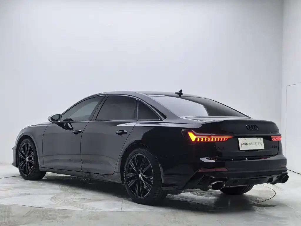 Audi A6L — фото 7