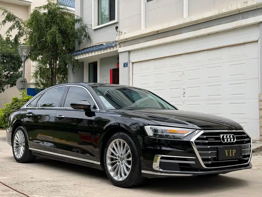 Audi A8 — фото 3
