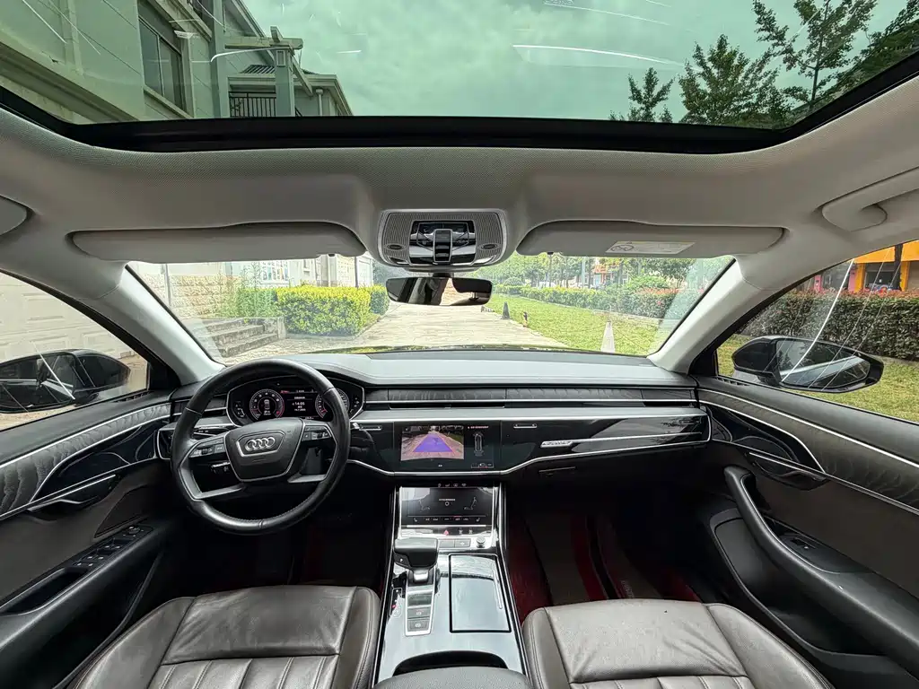 Audi A8 — фото 6