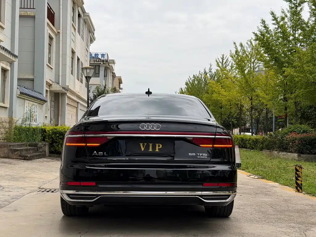 Audi A8 — фото 8