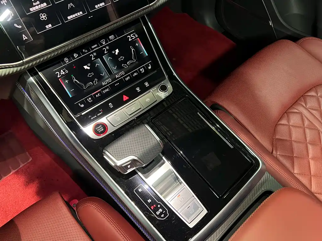 Audi SQ7 — фото 14