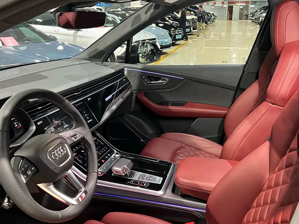 Audi SQ7 — фото 15