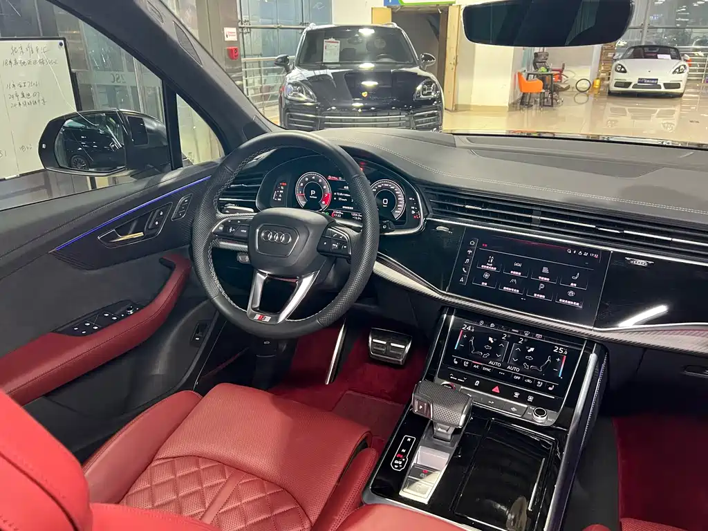 Audi SQ7 — фото 19