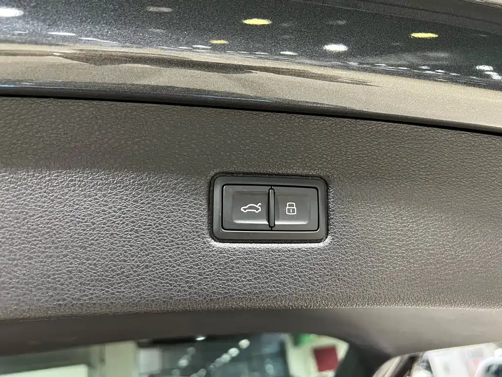 Audi SQ7 — фото 25
