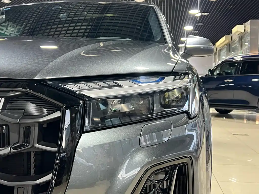 Audi SQ7 — фото 8